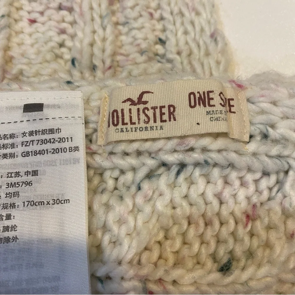 Hollister Confetti Cable Knit Tassel Winter Scarf